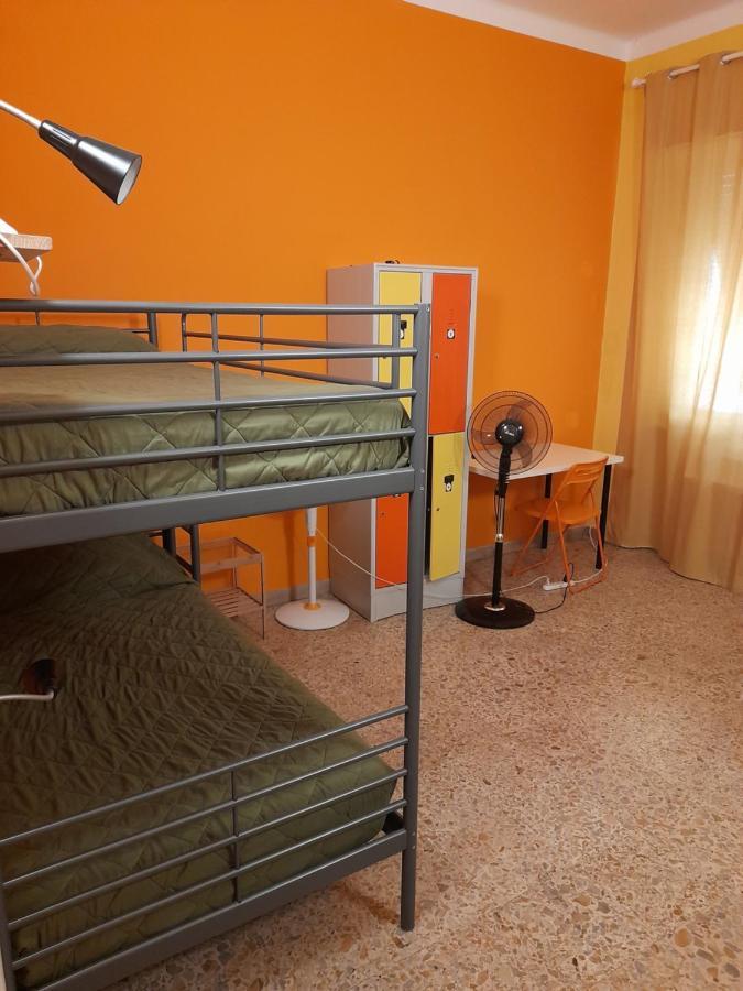 Pisa Train Station Hostel Экстерьер фото