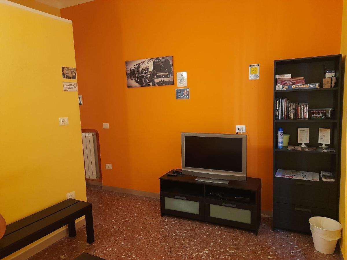 Pisa Train Station Hostel Экстерьер фото
