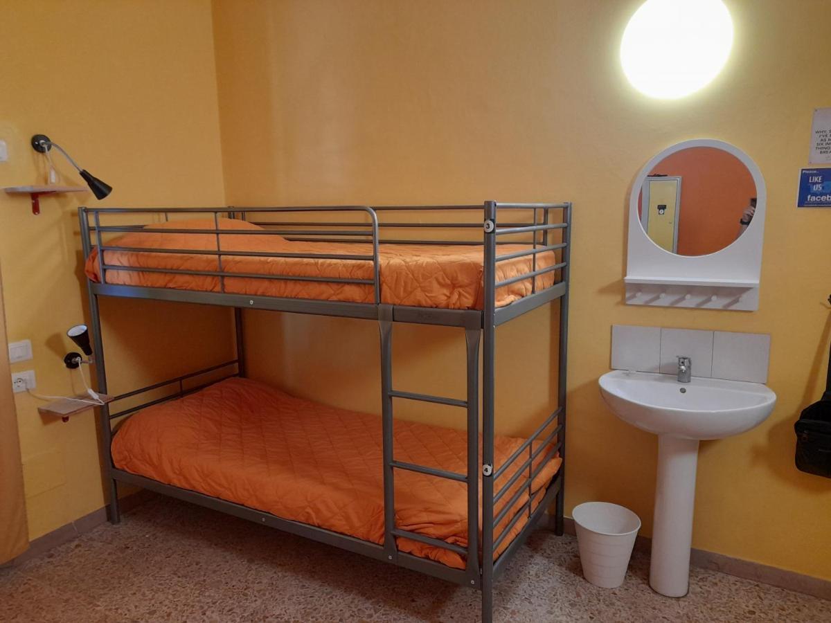 Pisa Train Station Hostel Экстерьер фото