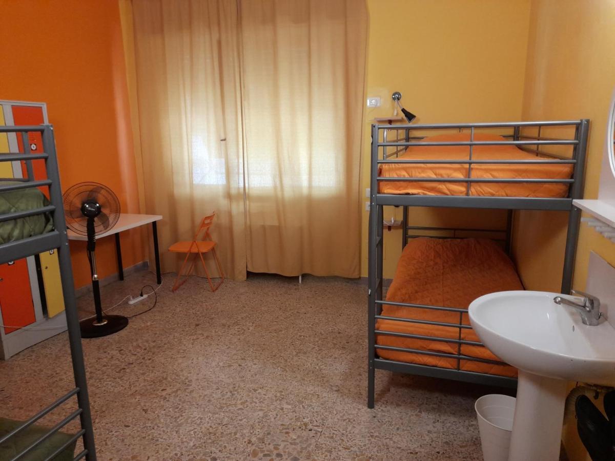 Pisa Train Station Hostel Экстерьер фото