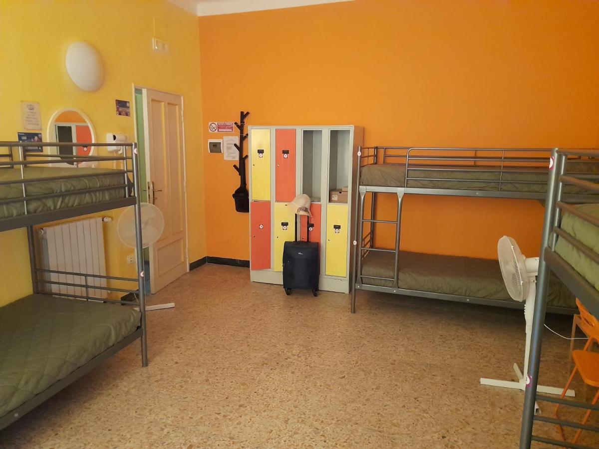 Pisa Train Station Hostel Экстерьер фото