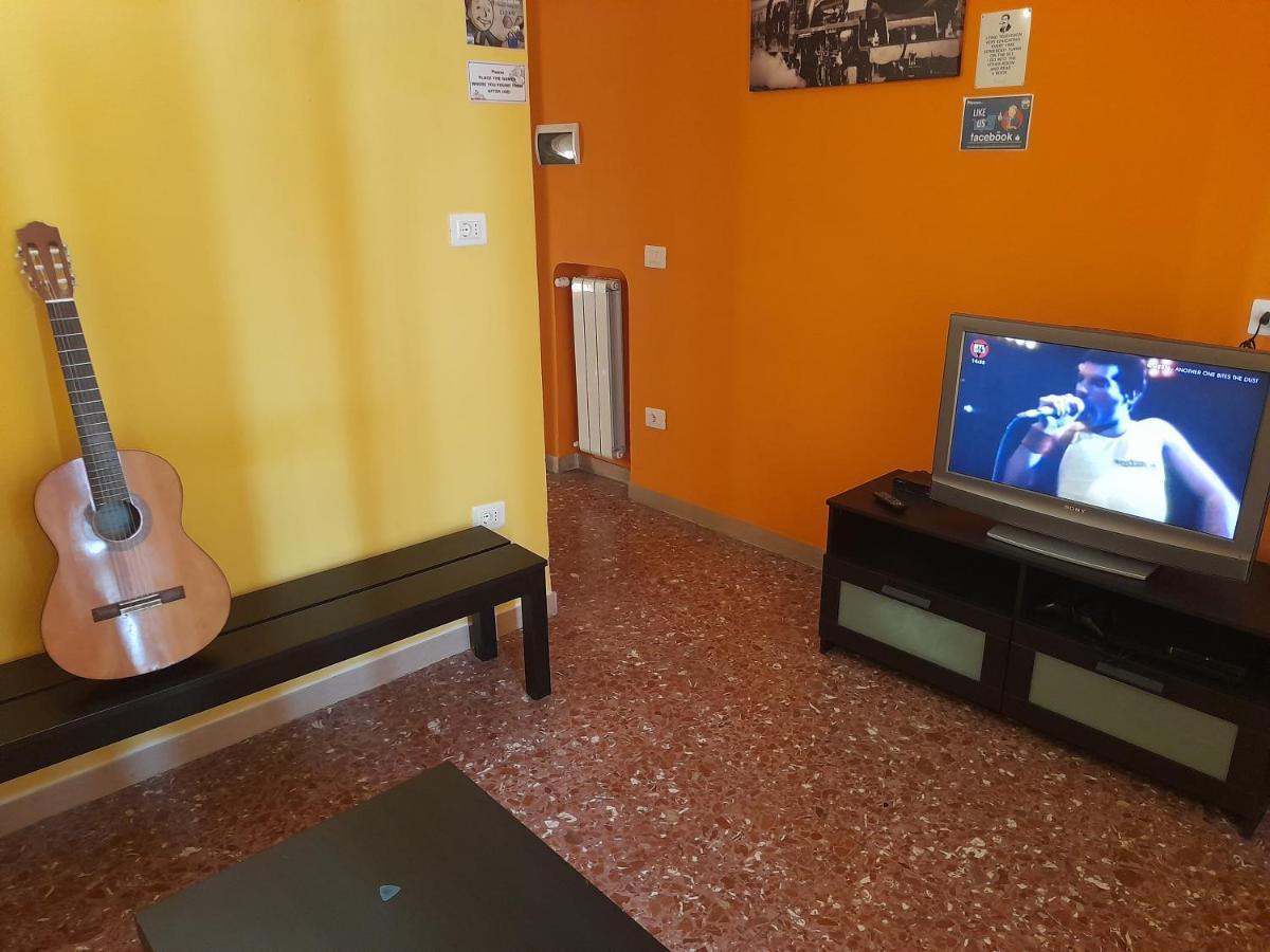 Pisa Train Station Hostel Экстерьер фото