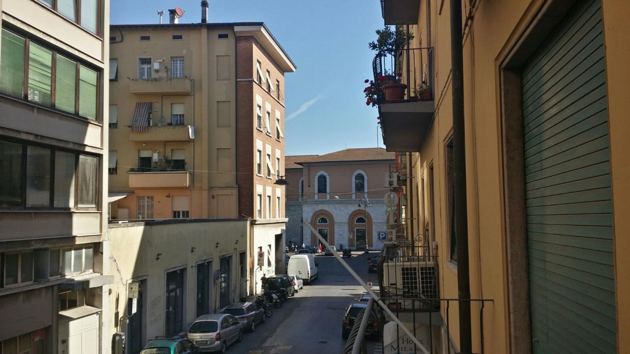 Pisa Train Station Hostel Экстерьер фото