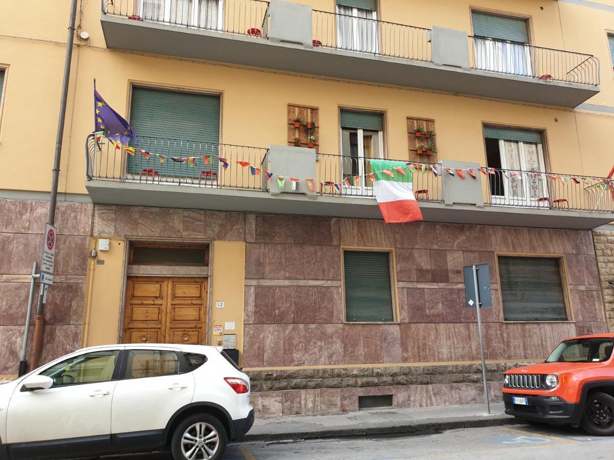 Pisa Train Station Hostel Экстерьер фото