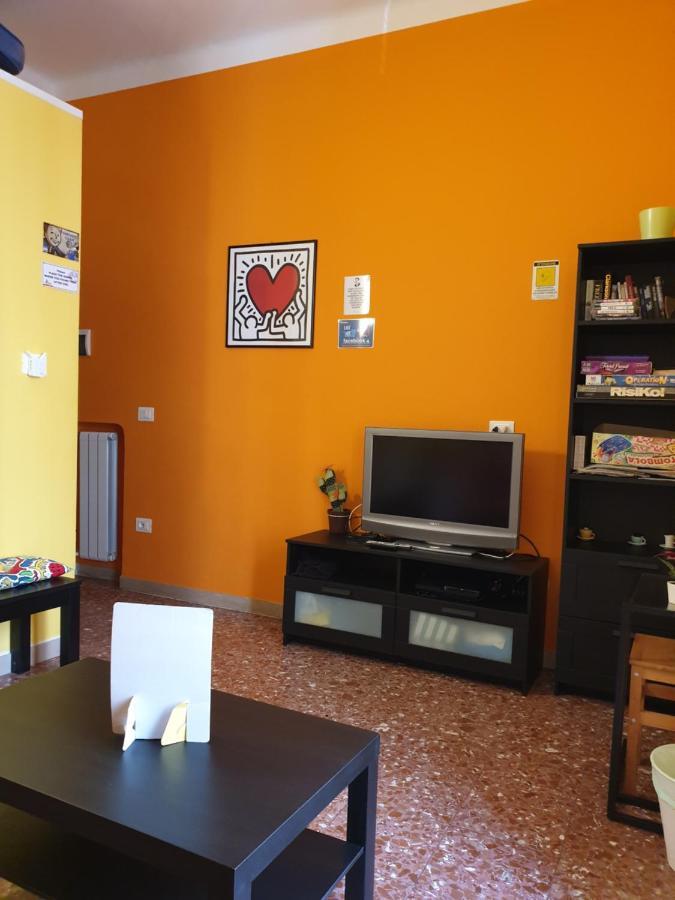 Pisa Train Station Hostel Экстерьер фото